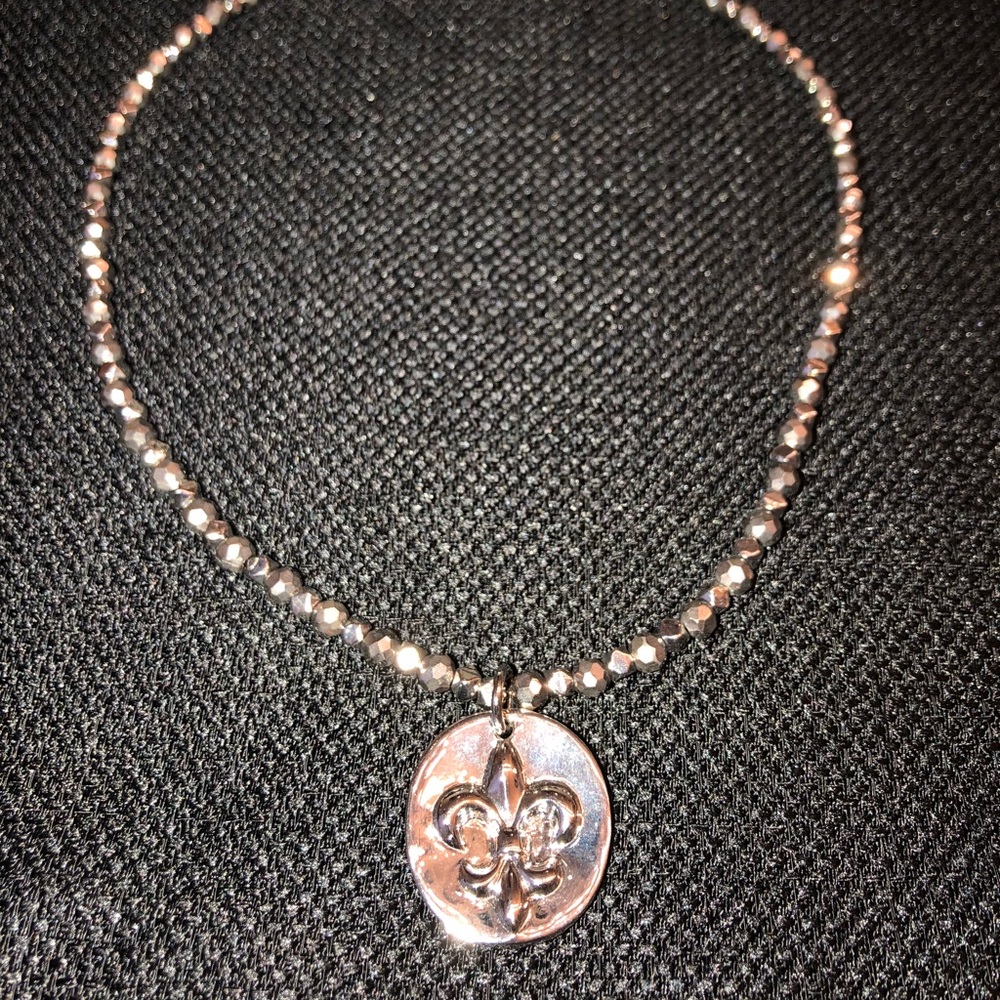 Short silver necklace
